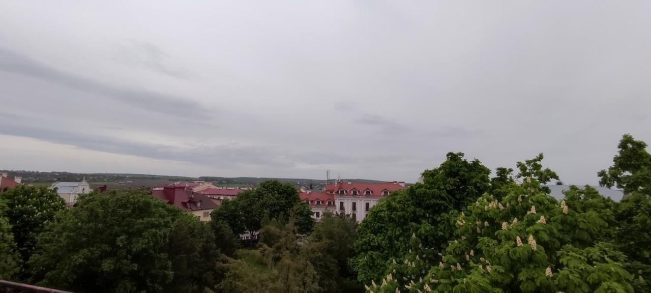 Апартаменти - Історія З Вікна Кам'янець-Подільский Екстер'єр фото
